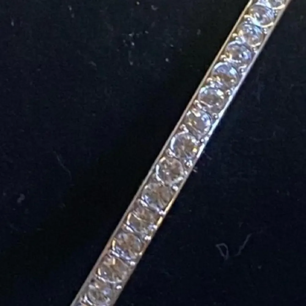 Retired Swarovski “Bolt” Crystal Bangle Bracelet Silver Medium M 5081365